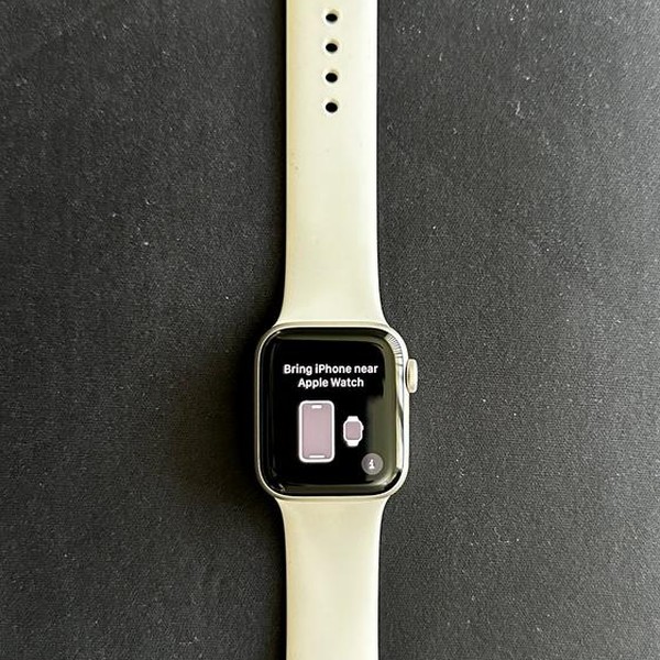 Apple Watch SE (2nd Gen) 40mm - Unlocked, Starlight, A2726 - Cellular, Aluminum