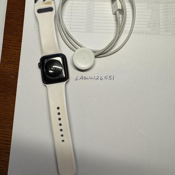 Apple Watch SE (1st Gen) 40mm - Gray, A2351 - GPS, Nike