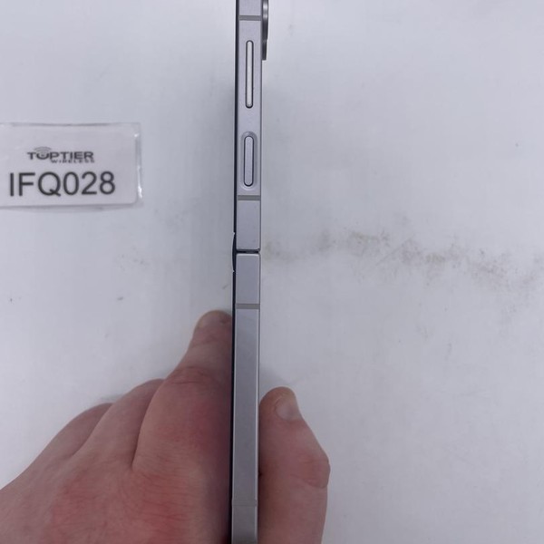 Samsung Galaxy Z Flip6 - Unlocked, 256 GB, Silver, 12 GB, SM-F741U1