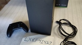 Mint
													Xbox Series X (2020) - Black, 1 TB, standard, photo 5 of 8