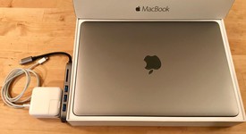 Good
													MacBook Retina 2016 - 12" - Gray, 256 GB, 8 GB, photo 2 of 17