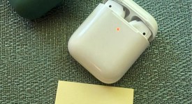 Used
													Apple AirPods 2nd Gen - Wireless Case, photo 3 of 9