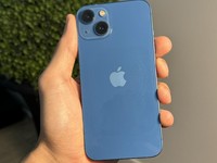 Apple iPhone 13