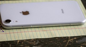 Fair
													Apple iPhone Xr - Verizon, White, 128 GB, A1984, photo 4 of 8