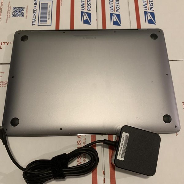 MacBook Air 2018 - 13 inch - 256 GB, Gray, 8 GB, Intel Core i5