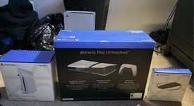 Mint
													PlayStation 5 Pro (2024) - White, 2 TB, photo 3 of 8