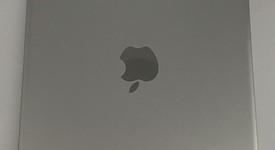 Mint
													Apple iPad 6th Gen - Unlocked, Silver, 32 GB, A1954, photo 5 of 5