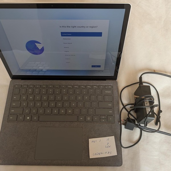 Microsoft Surface Laptop 3 - 256 GB, Platinum, 8 GB, Intel Core i5, 13.5 inch