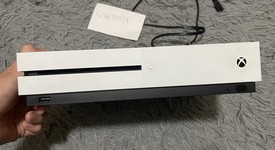 Good
													Xbox One S (2016) - Gray, 500 GB, Battlefield 1, photo 3 of 9