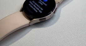 Good
													Samsung Galaxy Watch5 - Unlocked, Gold, 40mm, photo 3 of 6