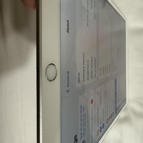 Apple iPad Air 3rd Gen - Wi-Fi, Silver, 64 GB