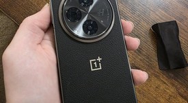 Mint
													OnePlus Open - Unlocked, Black, 512 GB, 16 GB, photo 1 of 14