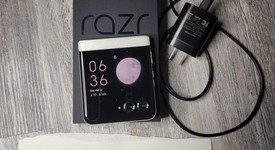 Good
													Motorola Razr 2025 - Unlocked, White, 256 GB, 8 GB, photo 1 of 7
