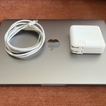 Good MacBook Pro 2020 - 13 inch - 512 GB, Gray, 16 GB, Intel Core i5