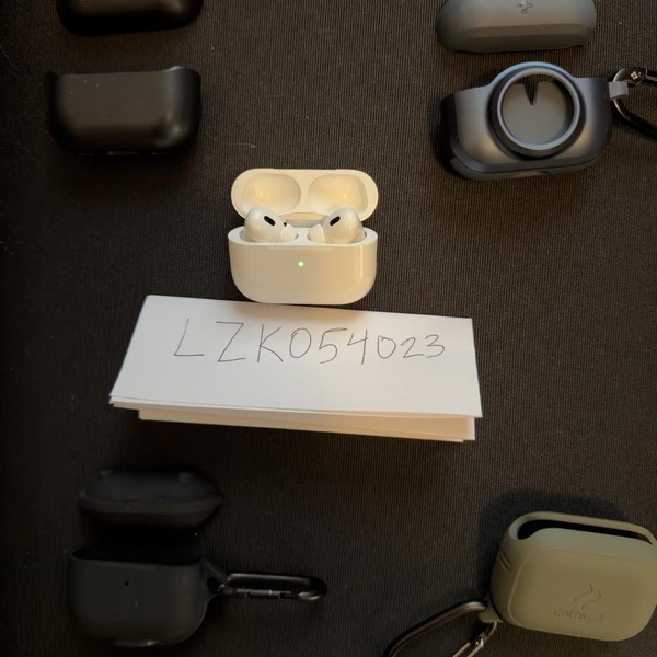 Apple AirPods Pro 2 - USB-C