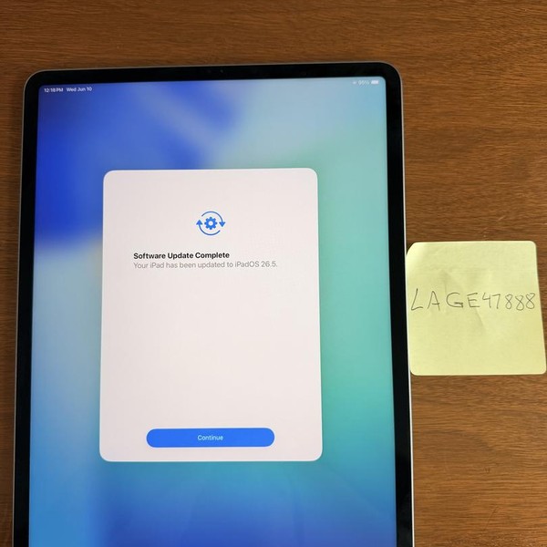 Apple iPad Pro 12.9 inch 6th Gen 2022 - Wi-Fi, 128 GB, Silver