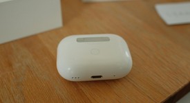 Used
													Apple AirPods Pro 2 - Lightning, photo 6 of 6