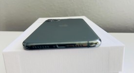 Good
													Apple iPhone 11 Pro Max - Unlocked, Green, 64 GB, A2161, photo 5 of 9