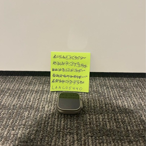 Apple Watch Ultra 49mm - Unlocked, Titanium, A2622