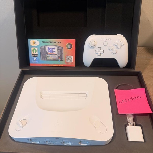 Analogue 3D - White