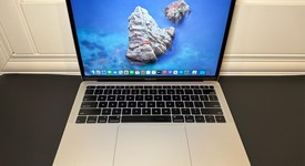 Good
													MacBook Air 2019 - 13" - I5, Silver, 256 GB, 16 GB, photo 1 of 10