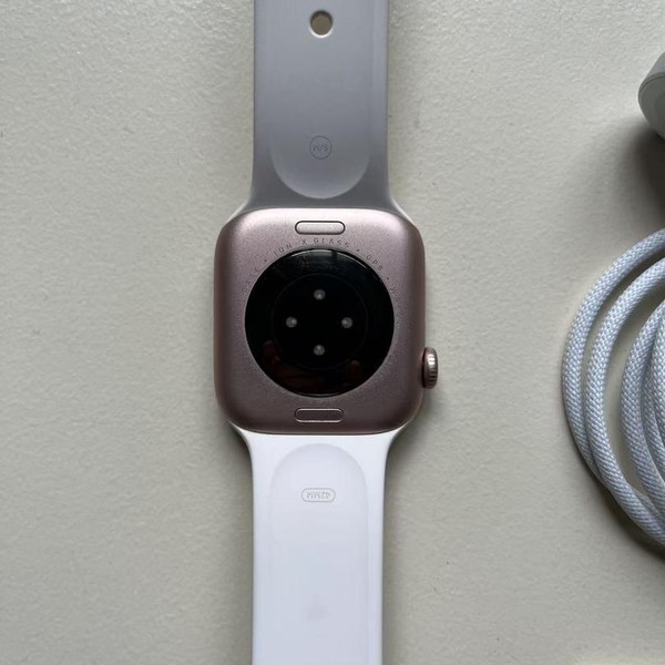 Apple Watch Series 10 42mm - Rose Gold, A2997 - GPS, Aluminum