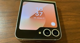 Good
													Samsung Galaxy Z Flip6 - Unlocked, Peach, 256 GB, 12 GB, SM-F741U1, photo 4 of 4