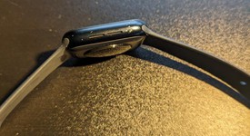 Fair
													Apple Watch SE 2nd Gen 44mm - Unlocked, Midnight, A2727 - Cellular, Aluminum, photo 2 of 8