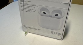 New
													Apple AirPods 3rd Gen - Lightning Case, photo 2 of 4