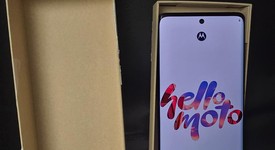 Mint
													Motorola Edge (2024) - Unlocked, Black, 256 GB, 8 GB, photo 1 of 6