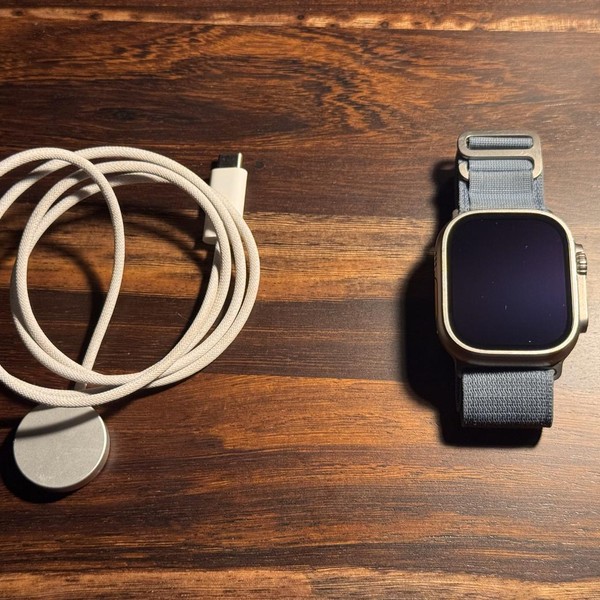 Apple Watch Ultra 49mm - Unlocked, Titanium, A2622