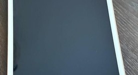 Mint
													Apple iPad 7th Gen - Unlocked, Gold, 128 GB, A2198, photo 4 of 8