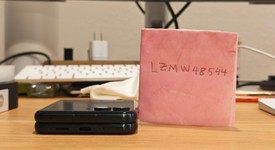 Good
													Motorola Razr Ultra (2025) - Unlocked, PANTONE Scarab, 512 GB, 16 GB, photo 5 of 8