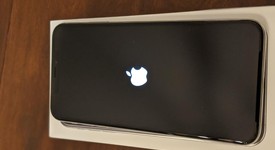 Mint
													Apple iPhone Xs Max - Verizon, Silver, 256 GB, A1921, photo 3 of 10