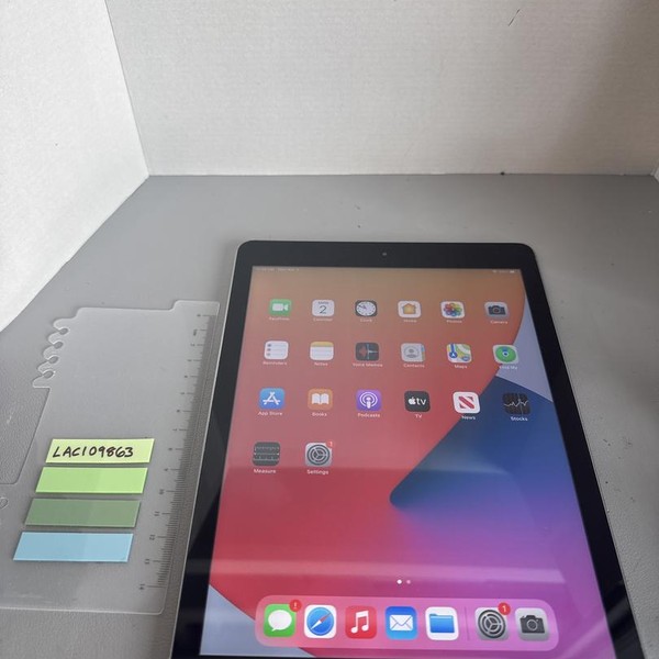 Apple iPad 6th Gen - Wi-Fi, 128 GB, Gray, A1893