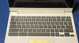 Fair
													Lenovo Chromebook C330 - White, 64 GB, 4 GB, photo 3 of 9
