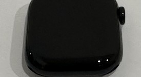 Good
													Apple Watch Series 10 42mm - Unlocked, Black, A3001 - Cellular, Aluminum, photo 2 of 7