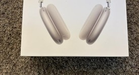 New
													Apple AirPods Max - Pink, photo 1 of 2