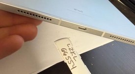 Mint
													Apple iPad 10th Gen - Unlocked, Silver, 64 GB, A2757, photo 3 of 6