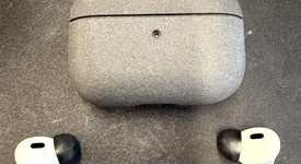 Used
													Apple AirPods Pro 2 - USB-C, photo 2 of 4