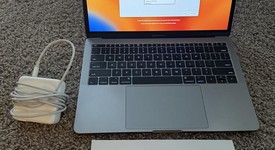 Good
													MacBook Pro 2017 (No Touch Bar) - 13" - I5, Gray, 128 GB, 8 GB, photo 1 of 10