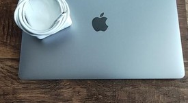 Good
													MacBook Air 2018 - 13" - I5, Gray, 256 GB, 16 GB, photo 1 of 10