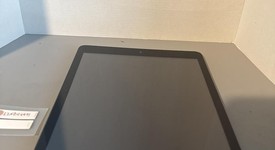 Good
													Apple iPad 9th Gen - Unlocked, Gray, 64 GB, A2603, photo 3 of 6