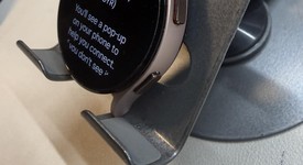 Good
													Samsung Galaxy Watch4 - Unlocked, Gold, 40mm, photo 2 of 6