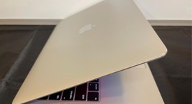 Good
													MacBook Air 2019 - 13" - I5, Silver, 256 GB, 16 GB, photo 4 of 9