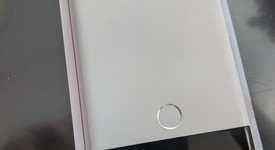 Good
													Google Pixel 2 XL - Unlocked, Black & White, 64 GB, Google Edition, photo 3 of 7