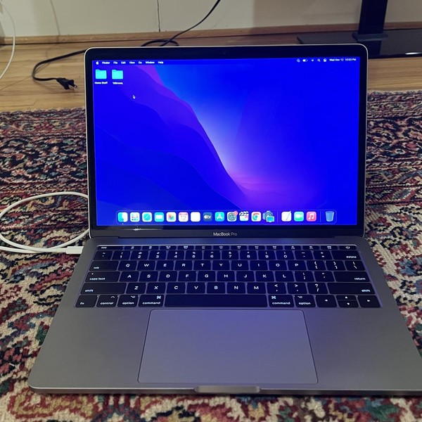 MacBook Pro 2017 (No Touch Bar) - 13 inch - 128 GB, Gray, 8 GB, Intel Core i5