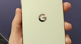 Good
													Google Pixel 10 Pro XL - Unlocked, Jade, 256 GB, GUL82, photo 4 of 8