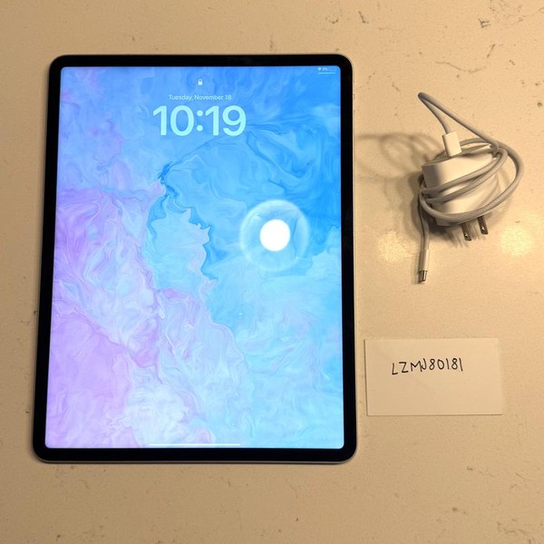 Apple iPad Pro 12.9 inch 6th Gen 2022 - Wi-Fi, 256 GB, Silver