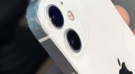Fair
													Apple iPhone 12 - Unlocked, White, 128 GB, A2172, photo 2 of 6